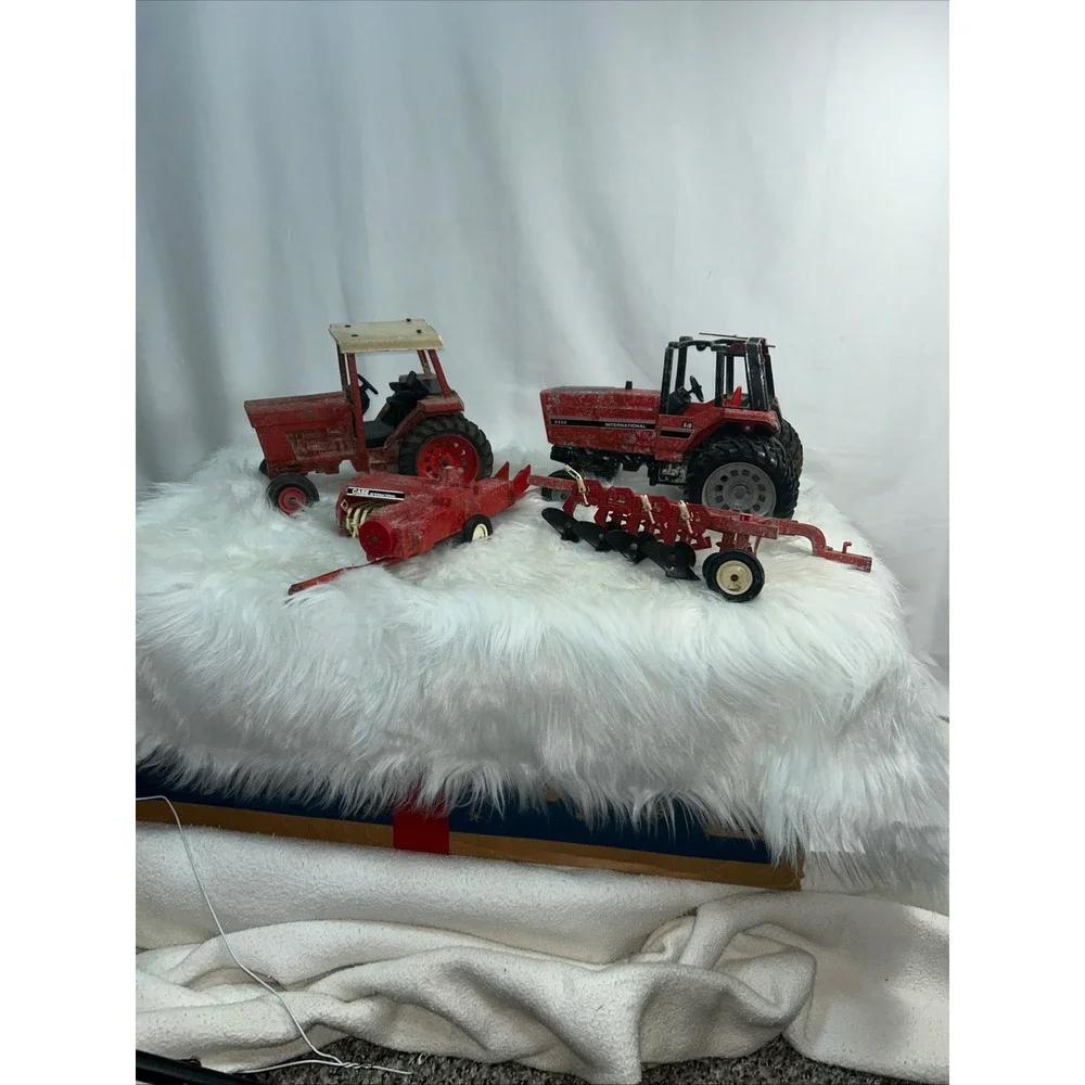 Vintage Ertl Case International Tractor Toy Lot 5288 Baler Plow Diecast‎ Red 4pc